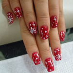 Vánoční nehty - foto: girlshue.com vánoční nehty
